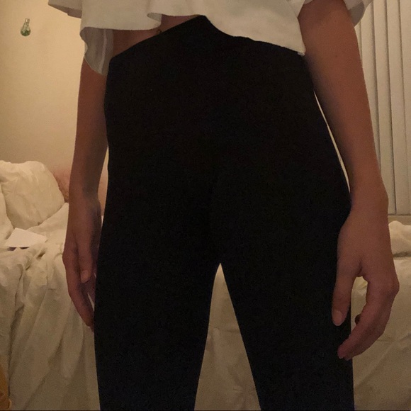 Black Capri leggings - Picture 2 of 3